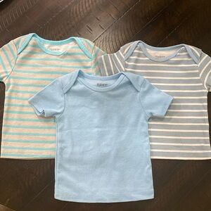 Hanes tshirts size 12-18 mo